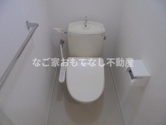 トイレ　※別号室の写真です