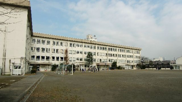 中学校　稲城市立稲城第一中学校（中学校）まで613m