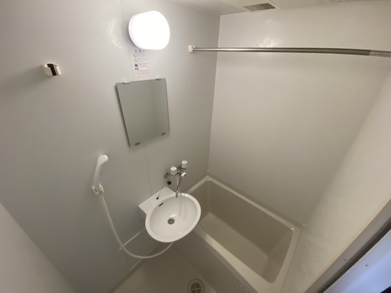 バス・シャワールーム　※別部屋の写真です