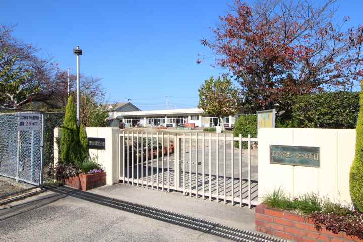 幼稚園・保育園　玉野市立八浜認定こども園（幼稚園・保育園）まで422m