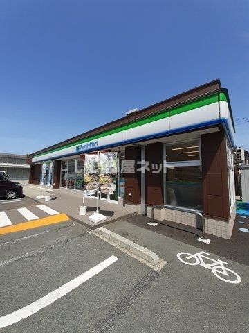 コンビニ　ファミリーマート 山形青田南店（コンビニ）まで386m