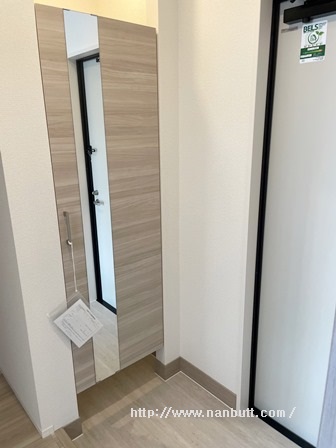 玄関　玄関収納付き