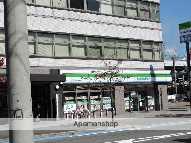 コンビニ　ファミリーマートＪＲ西小倉駅前店（コンビニ）まで195m
