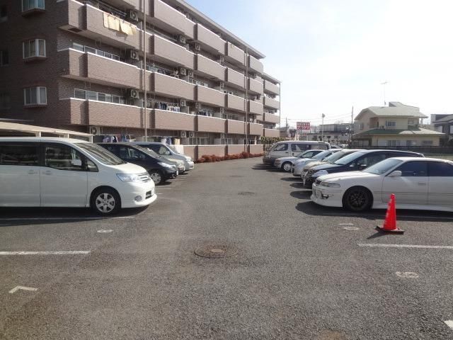 駐車場　♪大きな駐車場♪