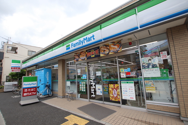 コンビニ　ファミリーマート川口市役所前店（コンビニ）まで110m