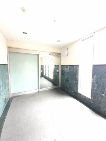 エントランス　清潔なエントランスです