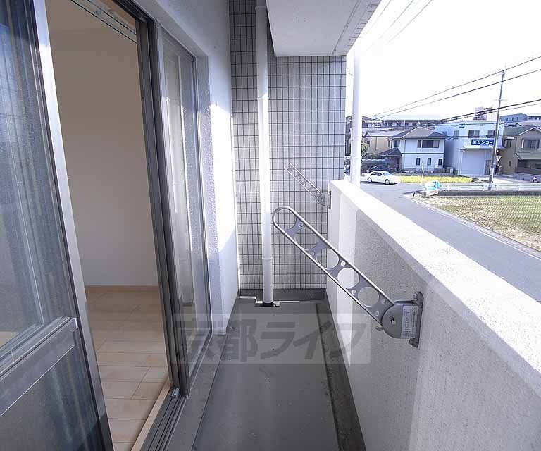 バルコニー　日当りの良いバルコニー
