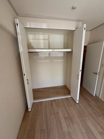 収納　同物件別部屋写真