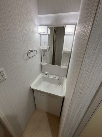 洗面設備　同物件別部屋写真