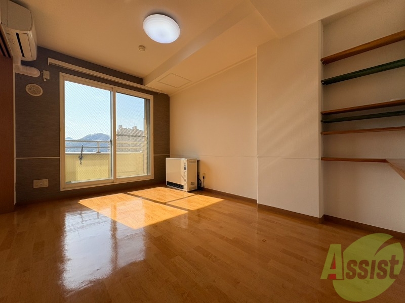 居室・リビング　広くてキレイなお部屋が広がっていて、充実した生活が送れそう。