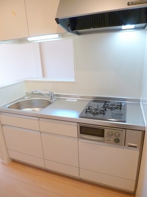 キッチン　グリル付きガス２口システムキッチンです?