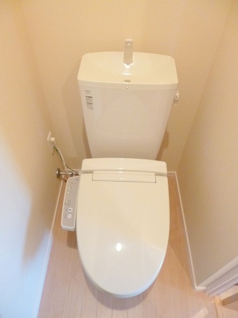 トイレ　ウォシュレット付きのトイレです?