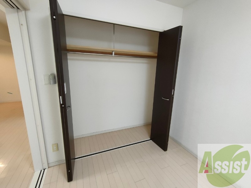 収納　寝室の収納です。部屋がすっきり片付きます。