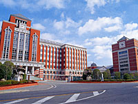 大学・短大　広島国際大学広島キャンパス（大学・短大）まで371m