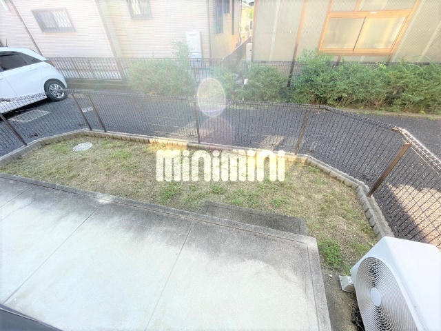 庭　専用庭が完備された１階の角部屋タイプです