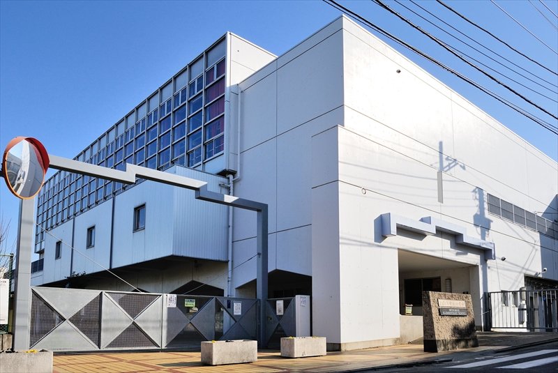 小学校　目黒区立宮前小学校（小学校）まで108m