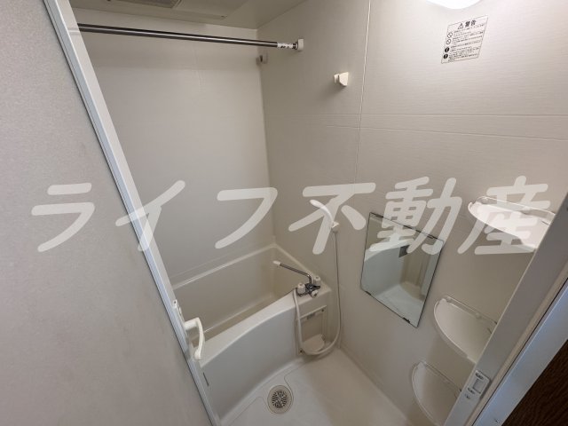 バス・シャワールーム　落ち着いた空間のお風呂です
