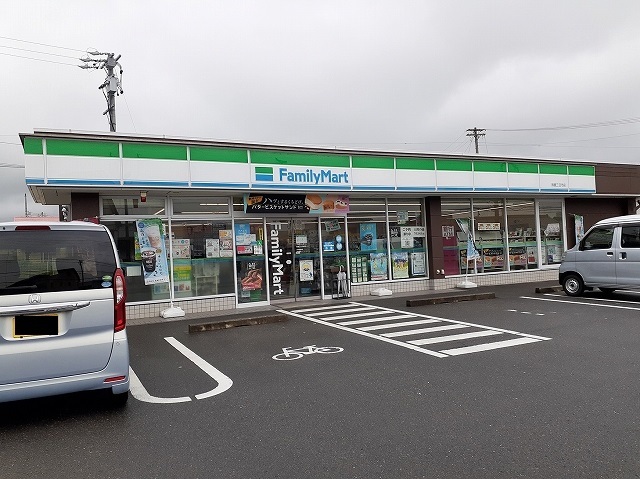コンビニ　ファミリーマート三日市店（コンビニ）まで400m