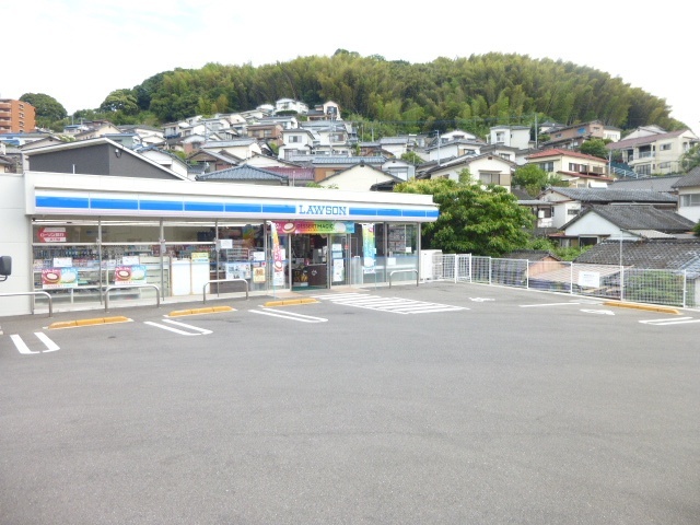 コンビニ　ローソン長崎高尾町店（コンビニ）まで313m