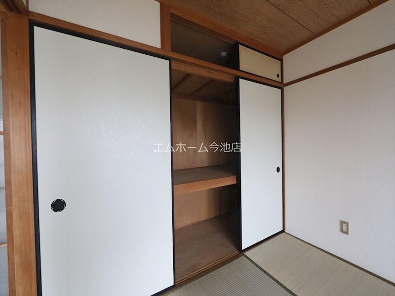 収納　押入（収納スペース充実しています）