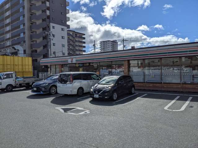 コンビニ　セブン－イレブン観音新町１丁目店（コンビニ）まで195m
