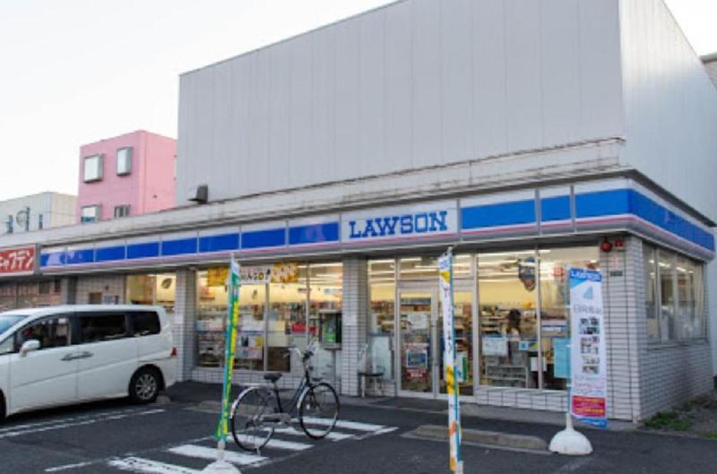 コンビニ　ファミリーマート（コンビニ）まで120m