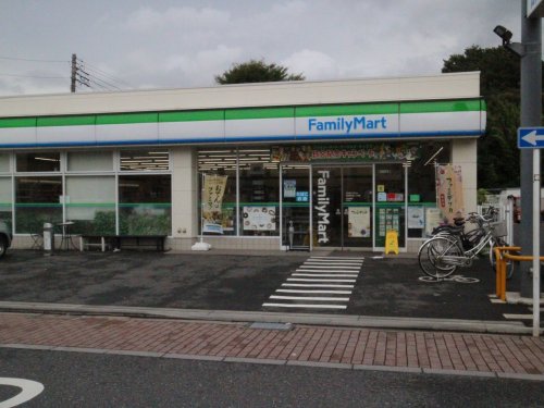 コンビニ　ファミリーマート 内田西久保二丁目店（コンビニ）まで511m
