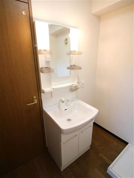 洗面設備　他の部屋の写真です。室内は現況を優先します。