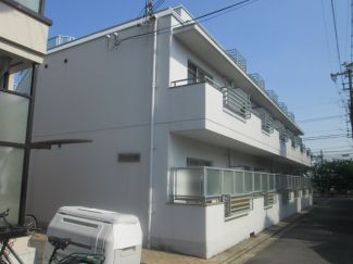 建物外観　閑静な住宅街の立地です。