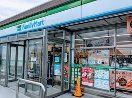コンビニ　ファミリーマート高木浜一丁目店（コンビニ）まで579m