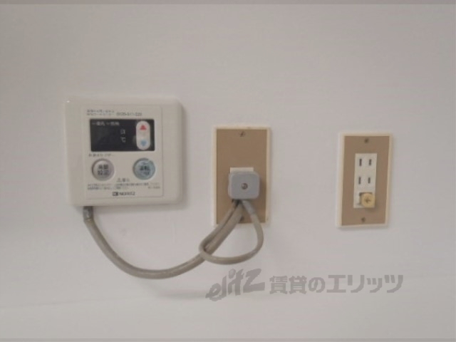 その他設備　給湯器リモコン