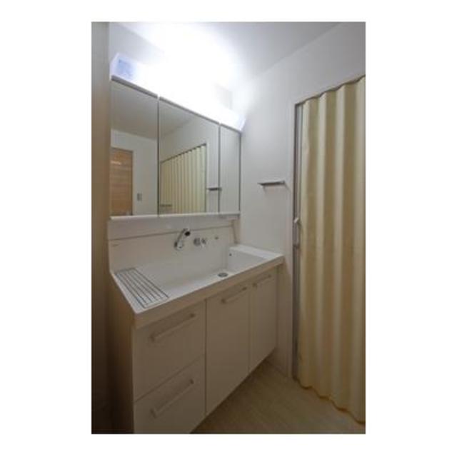 洗面設備　※写真は同タイプ住戸です。