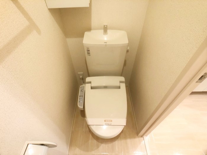 トイレ　快適な温水洗浄便座付き