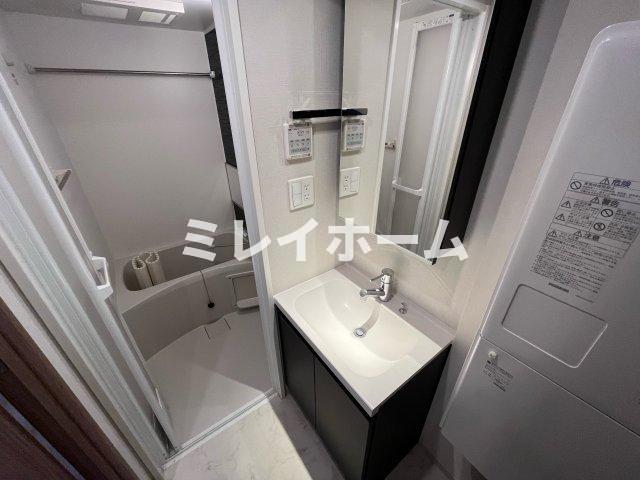 洗面設備　同建物内、別のお部屋の参考写真になります。
