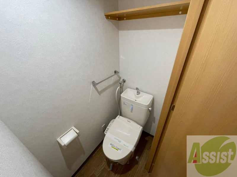 トイレ　ウォシュレット付きのトイレです。シャワートイレは日本の宝。