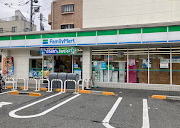 コンビニ　ファミリーマート 世田谷二丁目店（コンビニ）まで517m