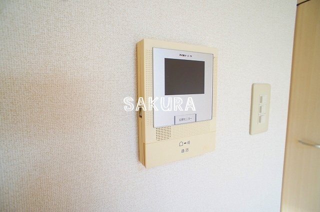 セキュリティ　女性の方でも安心のモニター付きインターフォン♪