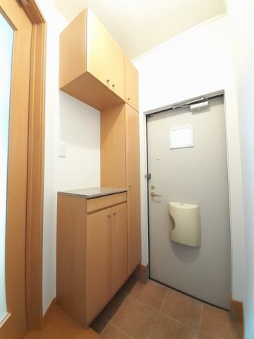 玄関　収納もある玄関です