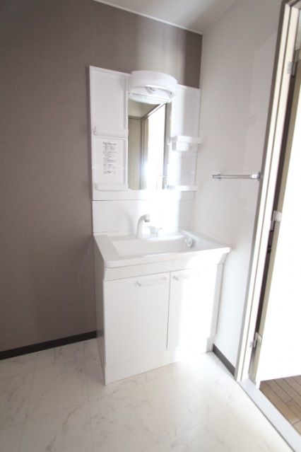 洗面設備　※他の部屋の写真です