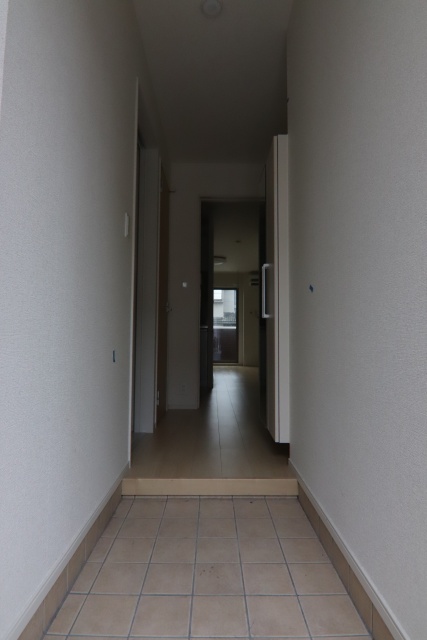 玄関　※別室の参考写真の為、現況優先です。