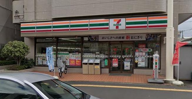 コンビニ　セブンイレブン（コンビニ）まで300m