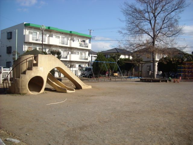 公園　新宿前公園（公園）まで70m