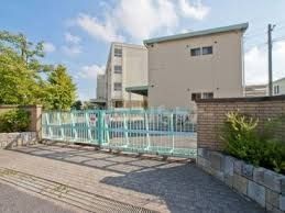 小学校　市川市立行徳小学校（小学校）まで720m