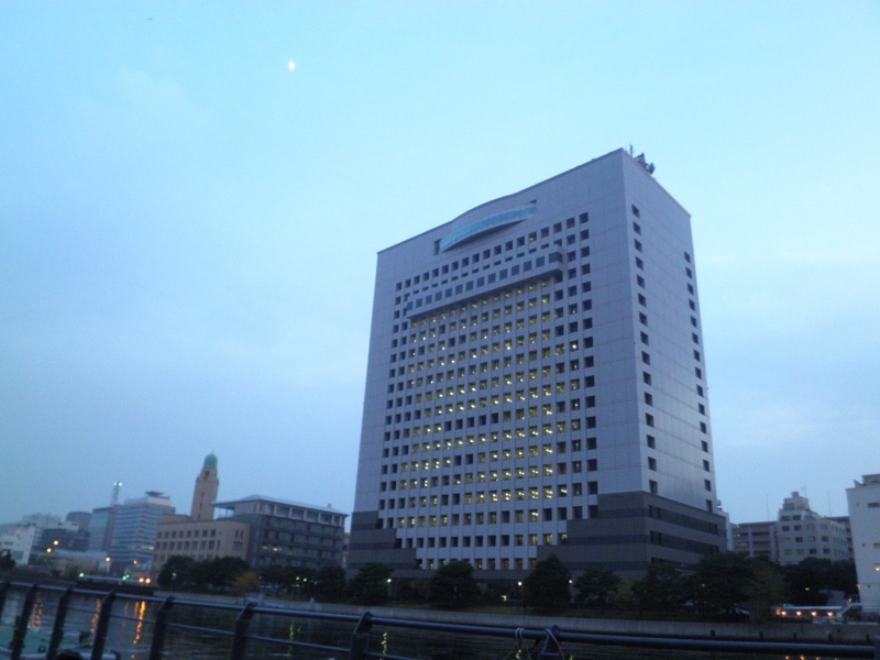 警察署・交番　神奈川県警察本部（警察署・交番）まで382m