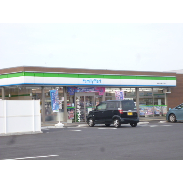 コンビニ　セブンイレブン（コンビニ）まで540m