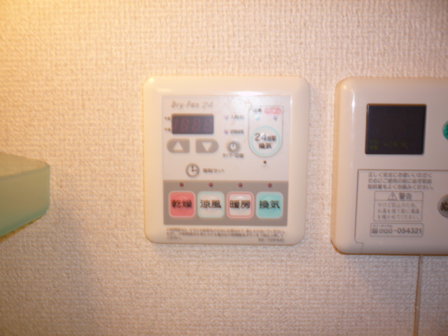 その他　冬場、露時期に大活躍　浴室乾燥機