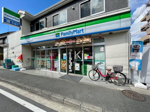 コンビニ　ファミリーマート ムサシヤ磯子店（コンビニ）まで521m