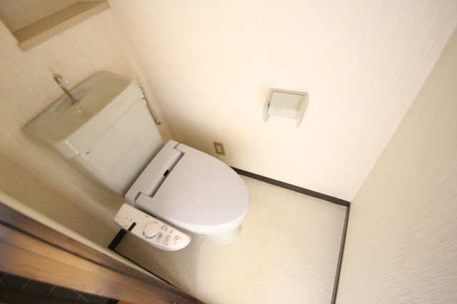 トイレ　※他のお部屋の参考写真です