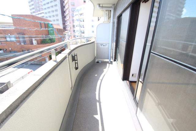 バルコニー　※他のお部屋の参考写真です