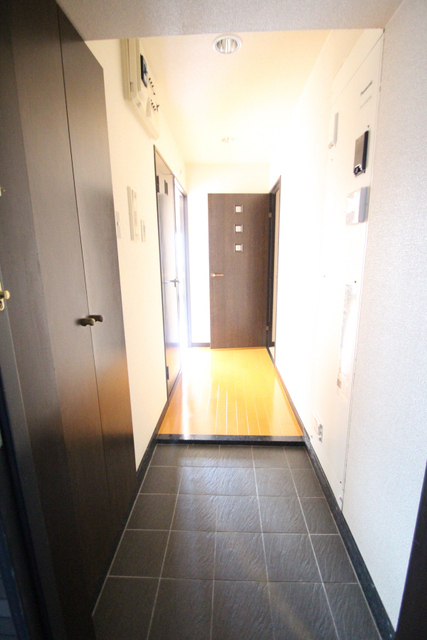 玄関　※他のお部屋の参考写真です